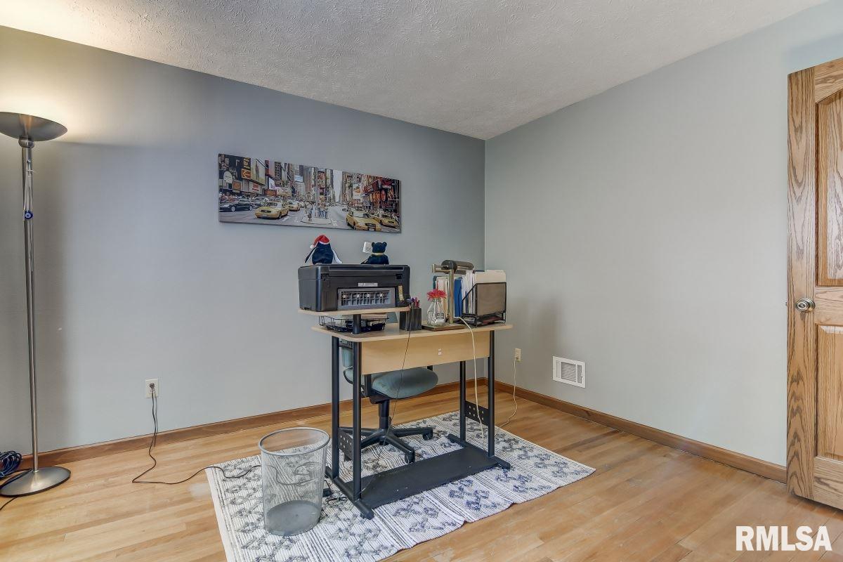 36 Archer Avenue Springfield, IL 62704 - Photo 16 of 35 Gallery Image 16