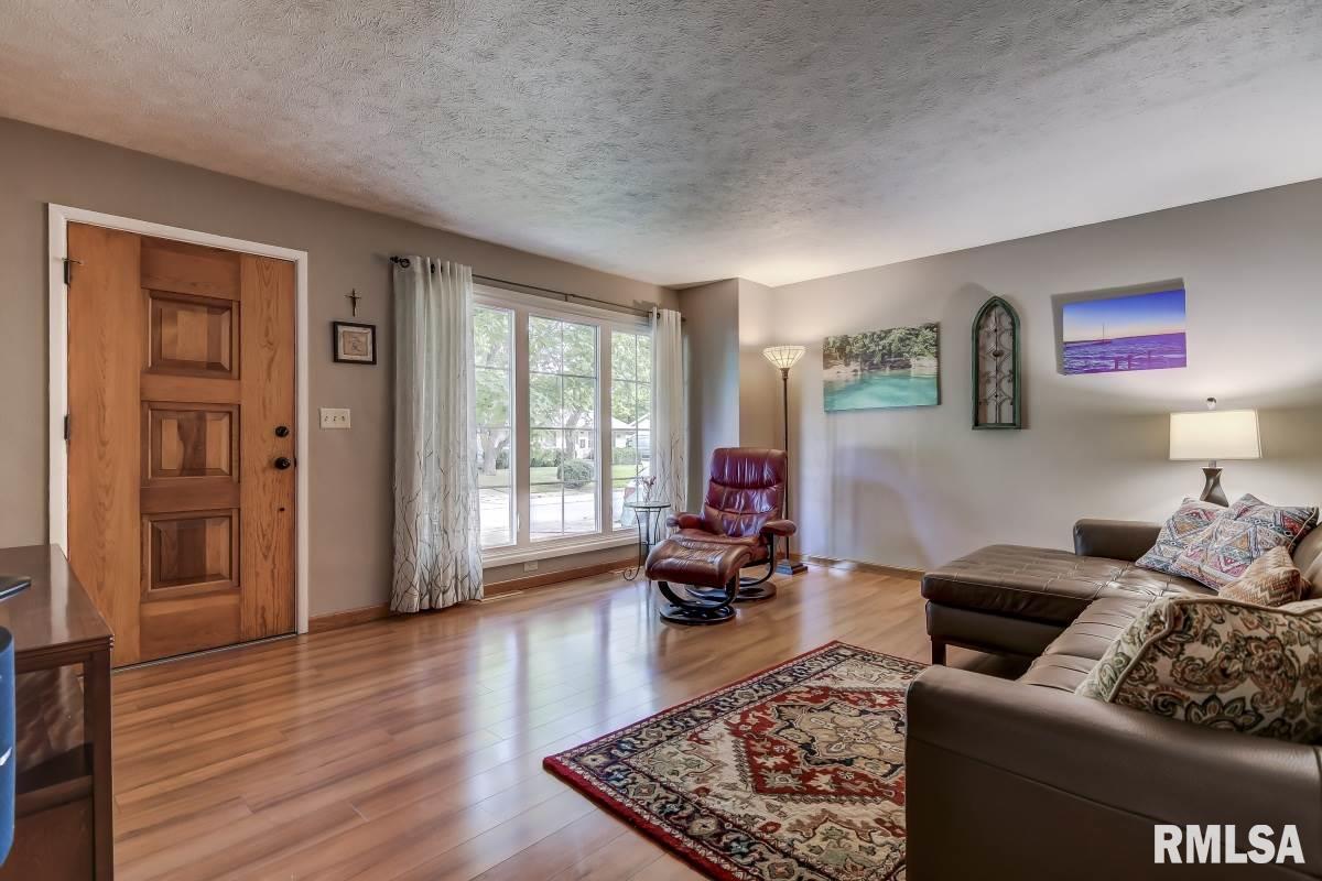 36 Archer Avenue Springfield, IL 62704 - Photo 2 of 35 Gallery Image 2