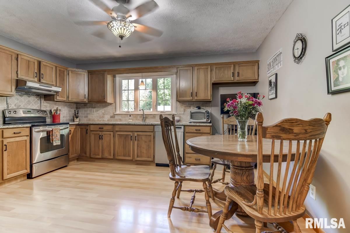 36 Archer Avenue Springfield, IL 62704 - Photo 5 of 35 Gallery Image 5