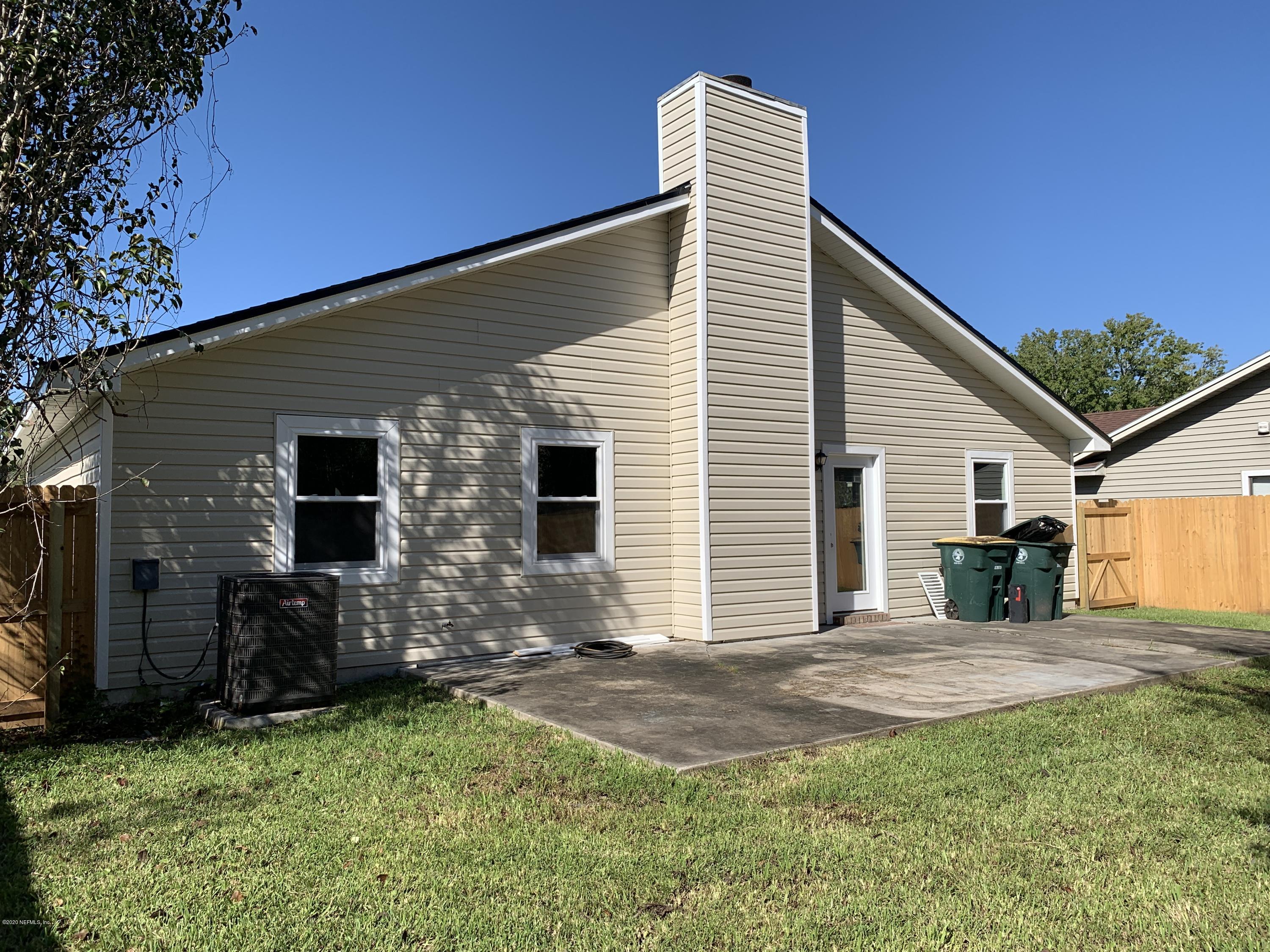 10843 Rutherford Court Jacksonville, FL 32257 - Photo 5 of 19 IMG_9868