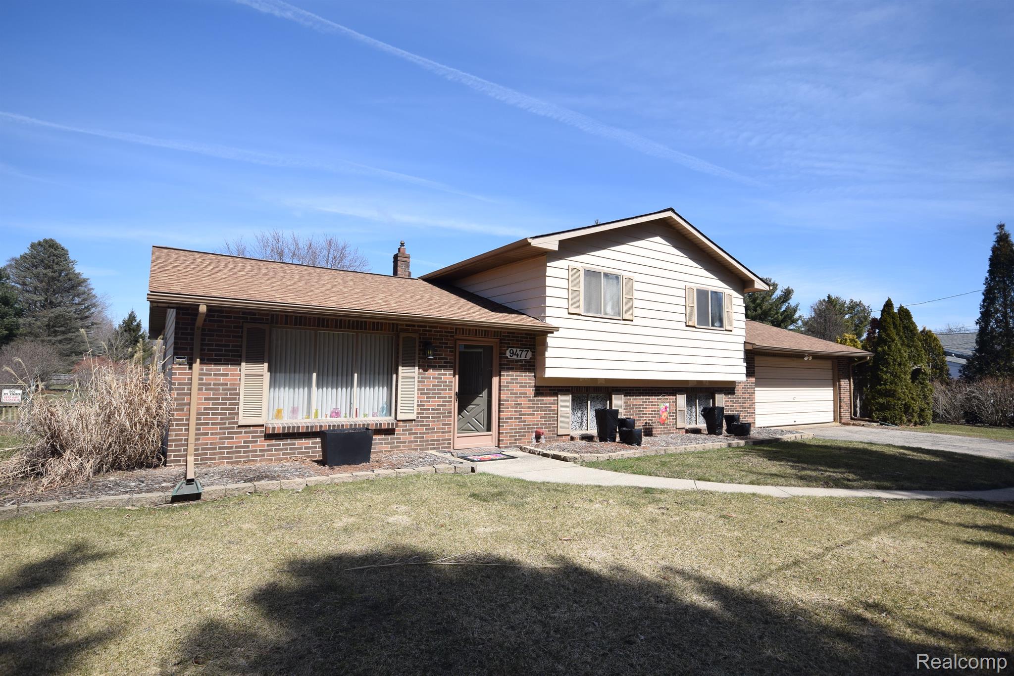 9477 White Lake Road Fenton, MI 48430 - Photo 1 of 20 Gallery Image 1
