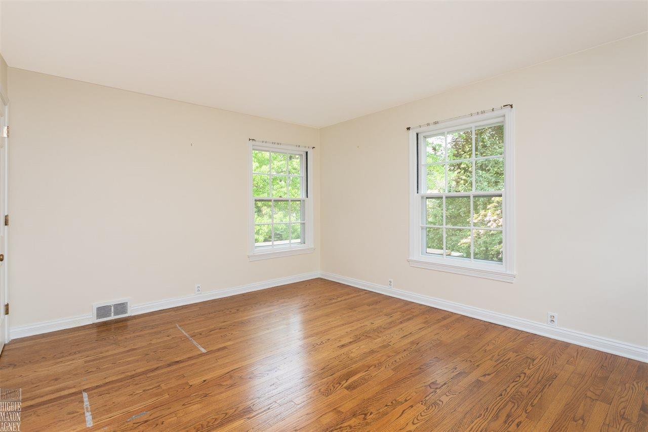 348 Provencal Road Grosse Pointe, MI 48236 - Photo 17 of 29 50002399-16.JPG