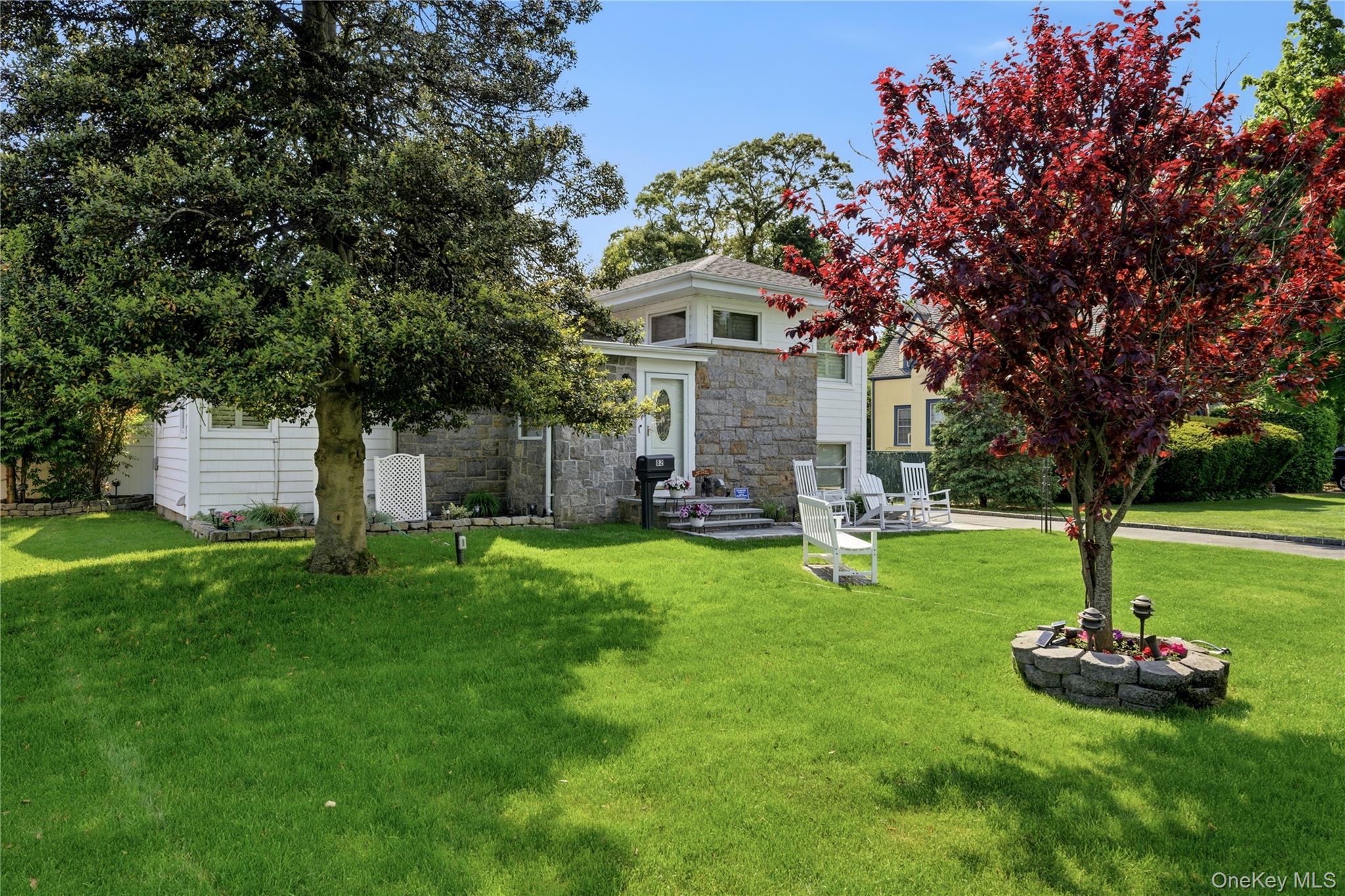 82 Sunset Road Bay Shore, NY 11706 - Photo 3 of 38