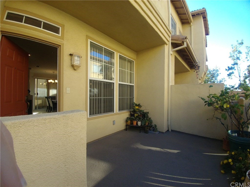 497 West Summerfield Circle Anaheim, CA 92802 - Photo 2 of 27