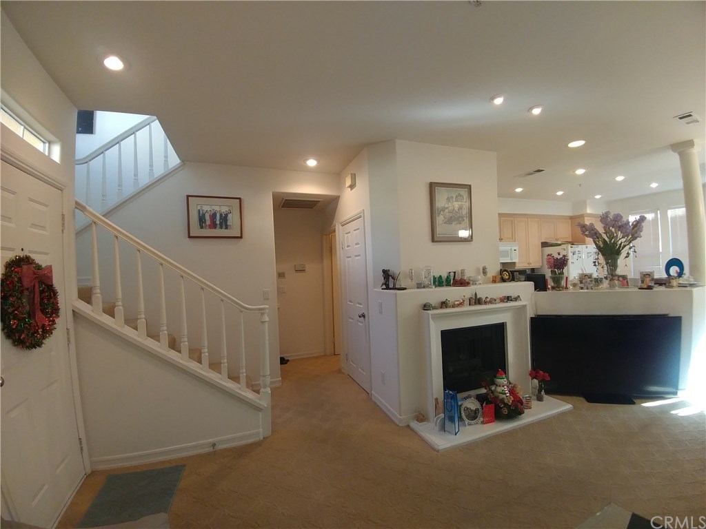 497 West Summerfield Circle Anaheim, CA 92802 - Photo 4 of 27