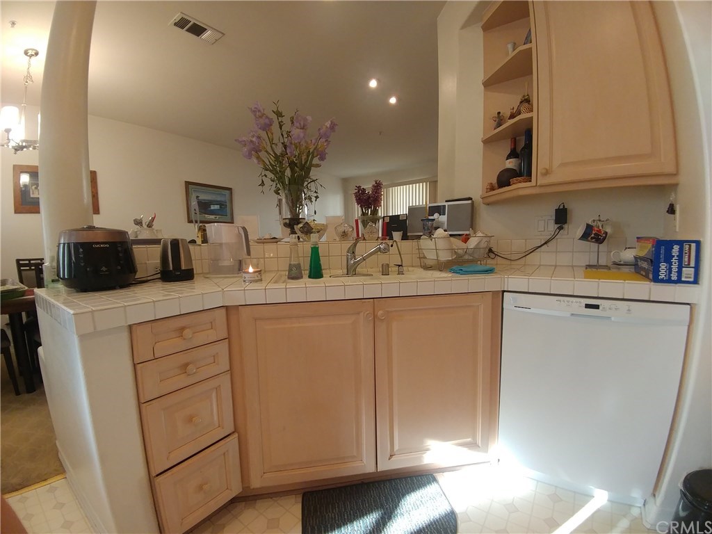 497 West Summerfield Circle Anaheim, CA 92802 - Photo 6 of 27