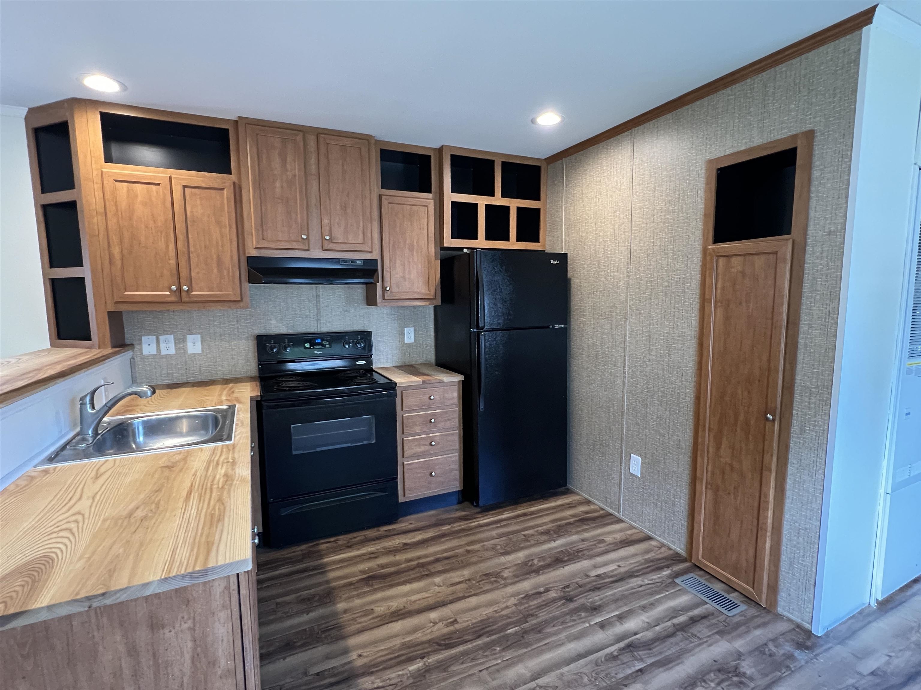 26 Morton Street Exeter, NH 03833 - Photo 9 of 21 Gallery Image 9