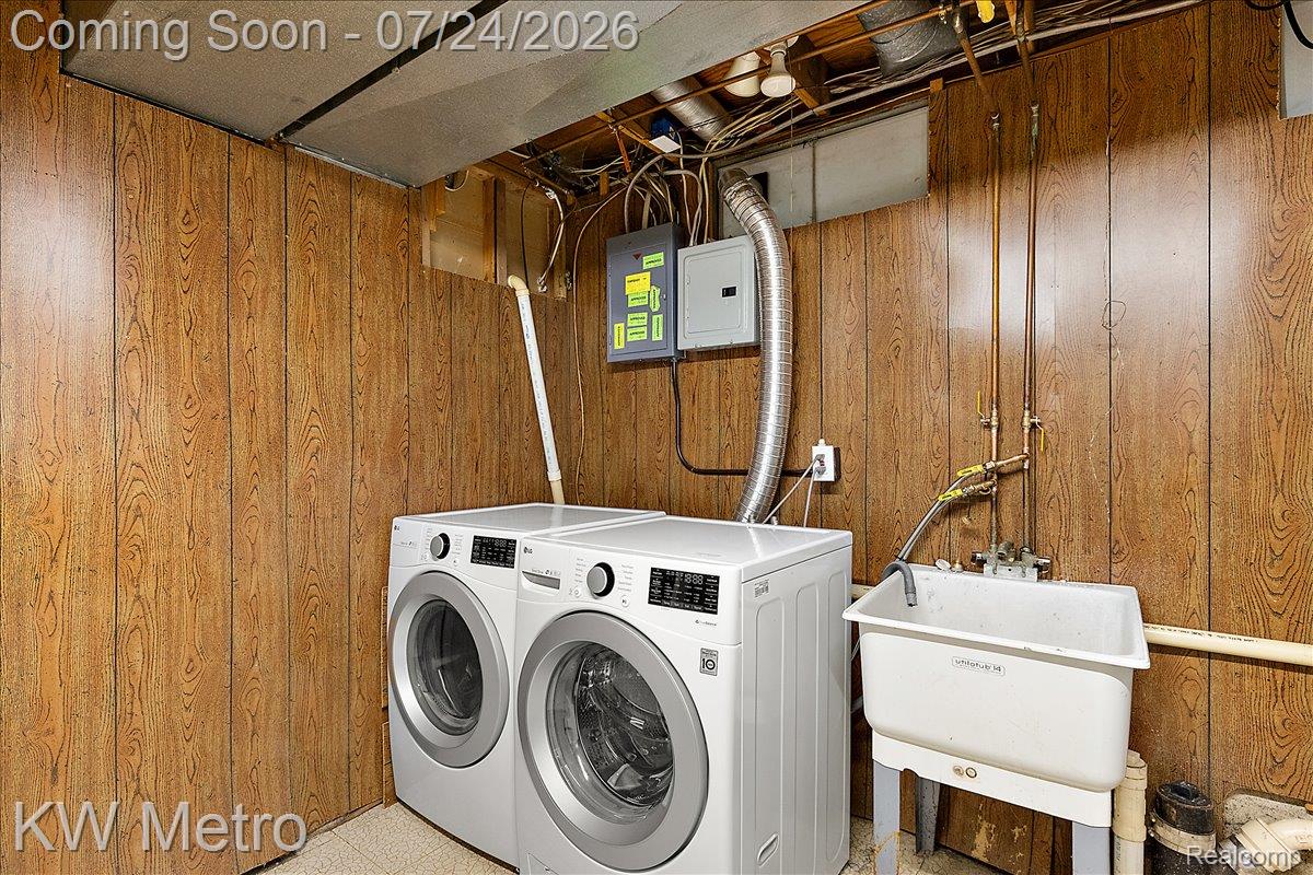 2804 Rhineberry Road Rochester, MI 48309 - Photo 25 of 35 Laundry