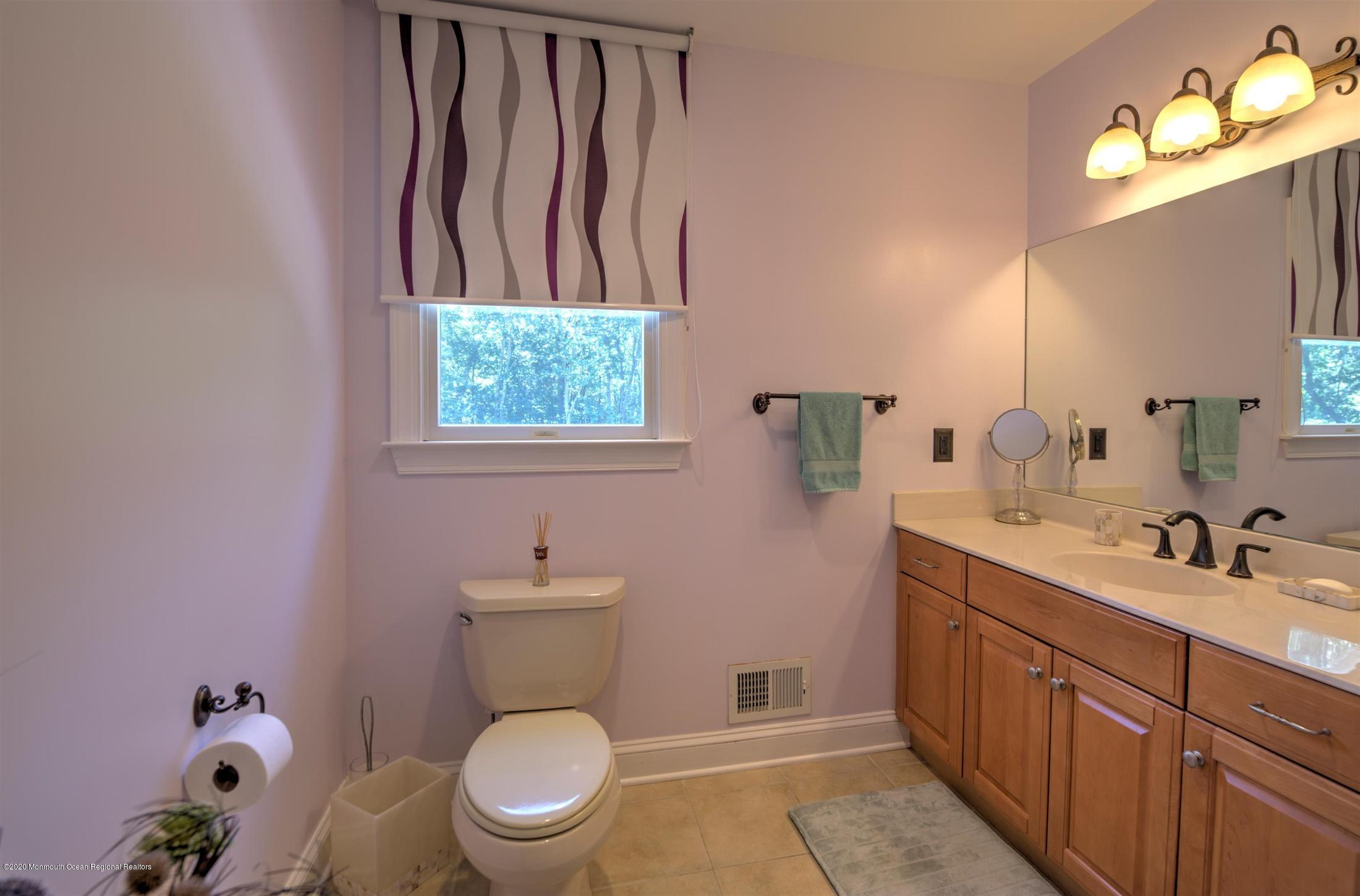 143 Millhurst Road Manalapan, NJ 07726 - Photo 25 of 56 70-PRINCESS SUITE BATHROOM