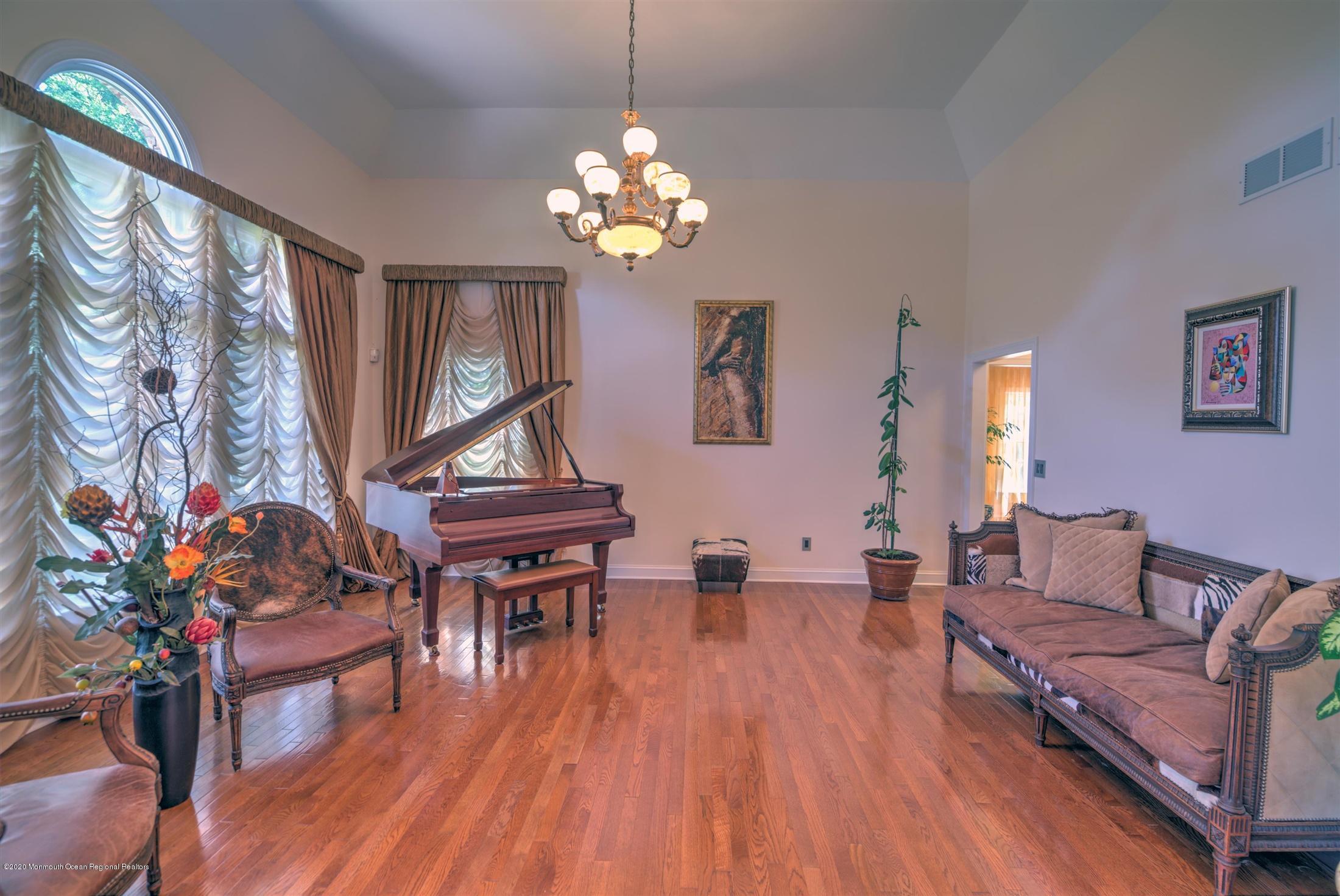 143 Millhurst Road Manalapan, NJ 07726 - Photo 5 of 56 50-LIVING ROOM