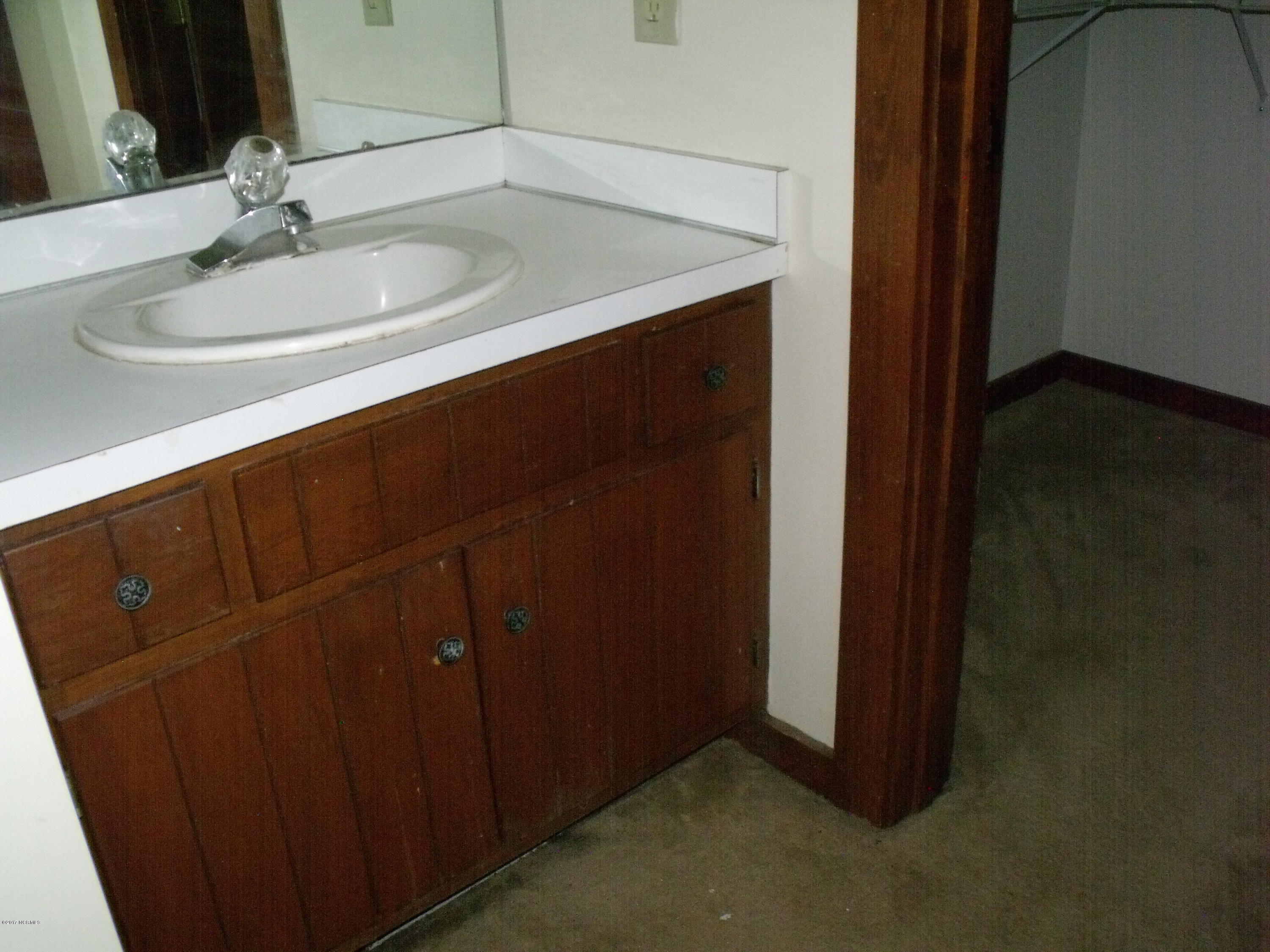 1609 Old Barn Road Rocky Mount, NC 27804 - Photo 12 of 13 87 MASTER BATH