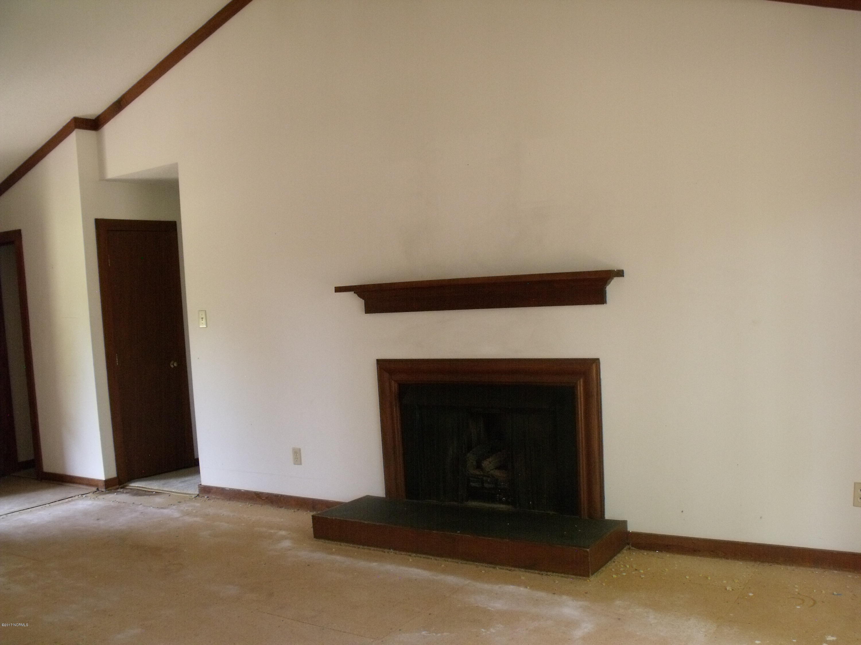 1609 Old Barn Road Rocky Mount, NC 27804 - Photo 5 of 13 47 LIVING
