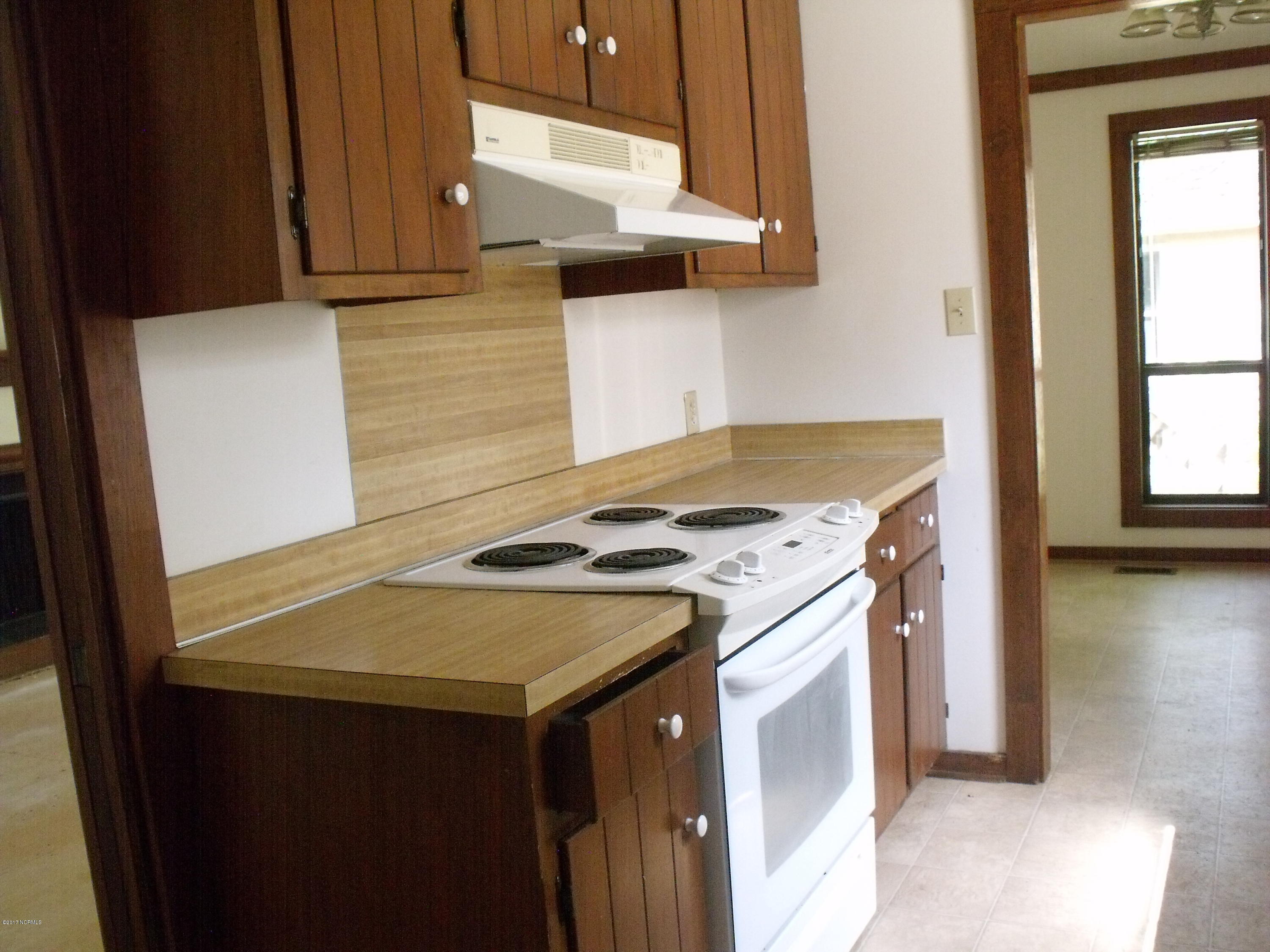 1609 Old Barn Road Rocky Mount, NC 27804 - Photo 7 of 13 58 KITCHEN