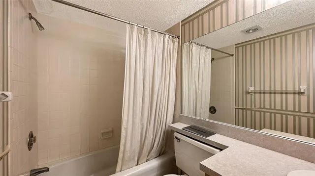 $250,000 | 1400 1st Avenue West, Unit 304, Bradenton, FL 34205