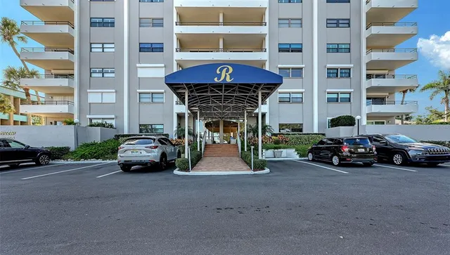 $250,000 | 1400 1st Avenue West, Unit 304, Bradenton, FL 34205