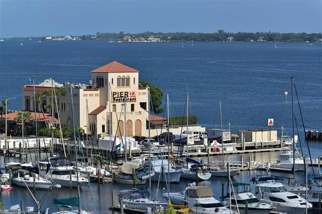 $250,000 | 1400 1st Avenue West, Unit 304, Bradenton, FL 34205