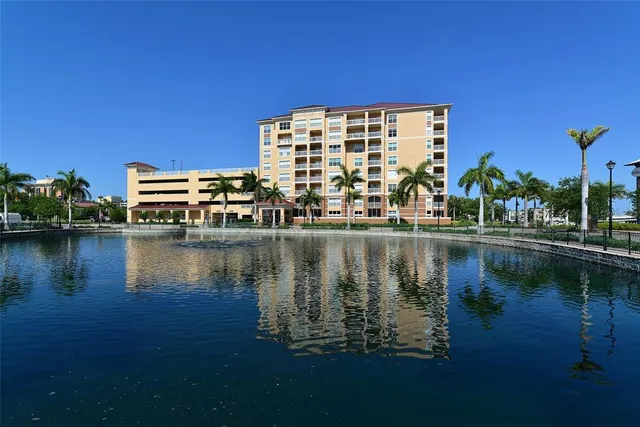 $250,000 | 1400 1st Avenue West, Unit 304, Bradenton, FL 34205