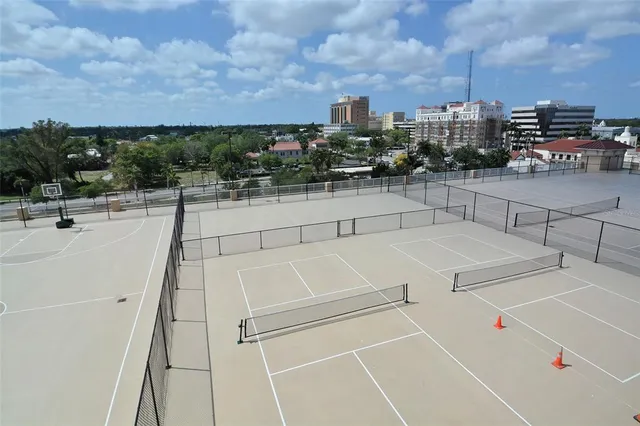 $250,000 | 1400 1st Avenue West, Unit 304, Bradenton, FL 34205