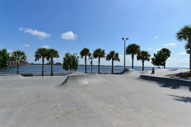 $250,000 | 1400 1st Avenue West, Unit 304, Bradenton, FL 34205