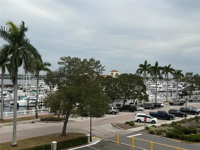 $250,000 | 1400 1st Avenue West, Unit 304, Bradenton, FL 34205