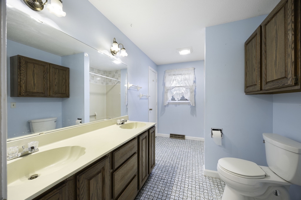 73 Gardner Road Chicopee, MA 01013 - Photo 18 of 31