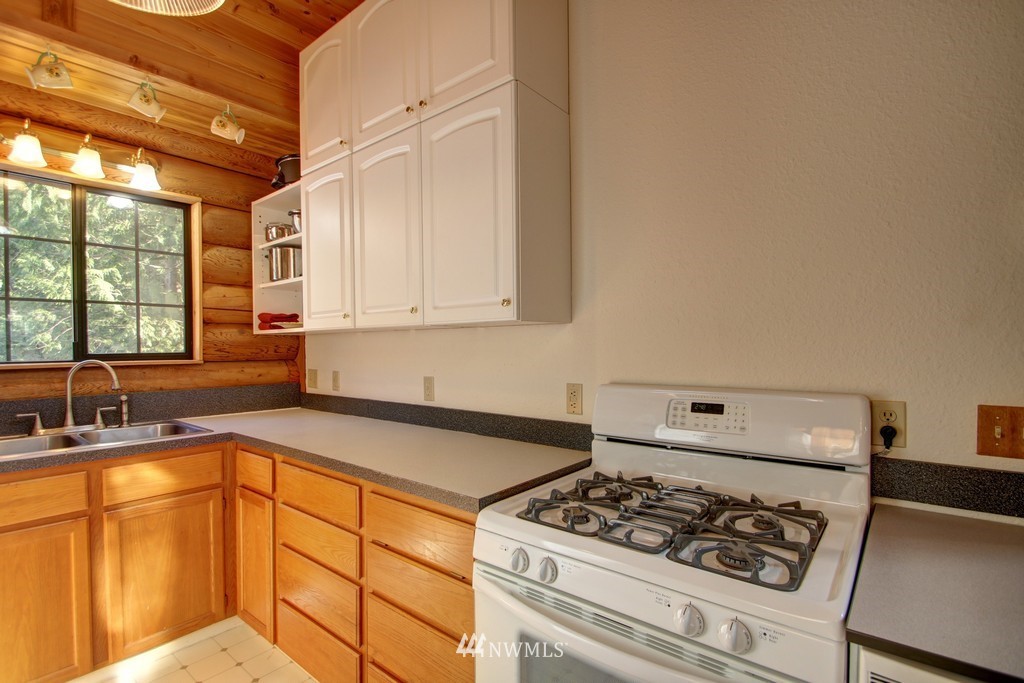 8134 Watkins Road Sumas, WA 98295 - Photo 13 of 25