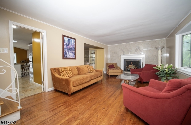 69 Ridge Drive Livingston, NJ 07039 - Photo 7 of 34 Gallery Image 7