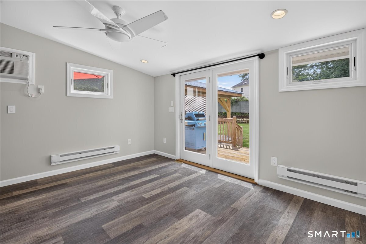 11 Derby Road Norwalk, CT 06854 - Photo 16 of 29 Gallery Image 16
