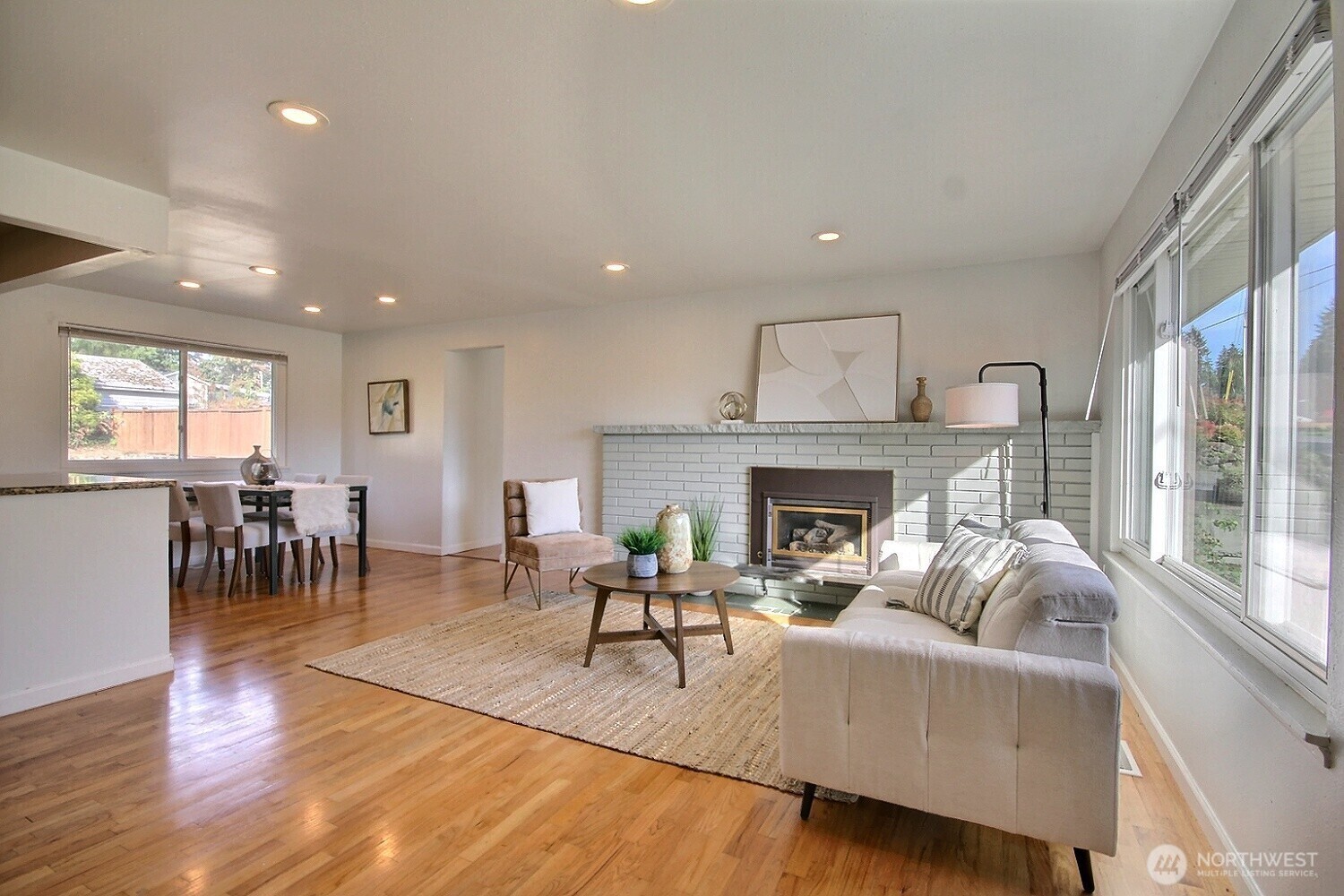 2404 Northeast 22nd Street Renton, WA 98056 - Photo 3 of 26 Gallery Image 3