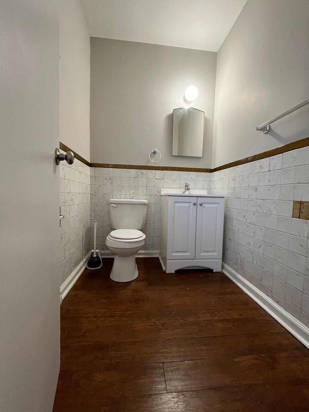 704 Blue Ridge Avenue, Unit 1 Bedford, VA 24523 - Photo 2 of 11 02A63836-01E6-4F4E-A04A-D2DDDDE1C3D4