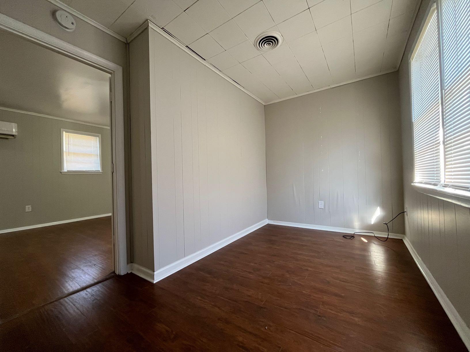 704 Blue Ridge Avenue, Unit 1 Bedford, VA 24523 - Photo 4 of 11 21A2B402-4D3A-4647-978C-D76BAEA3665D