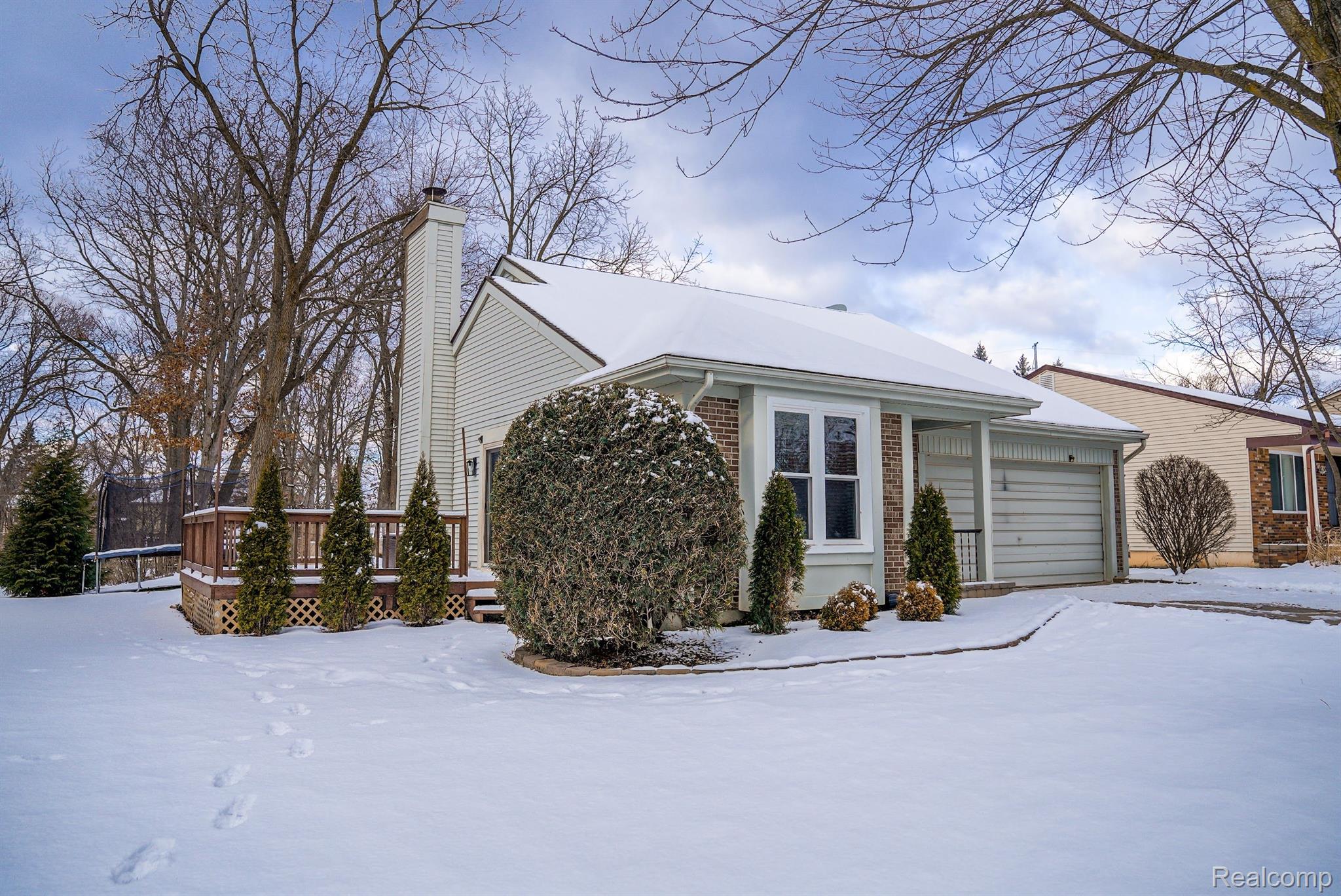 708 Dressler Lane Rochester, MI 48307 - Photo 2 of 24 Gallery Image 2
