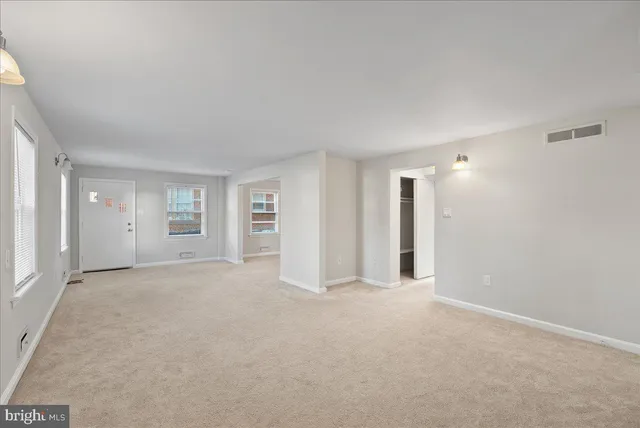 $3,500 | 2620 13th Street South, Unit 1, Arlington, VA 22204