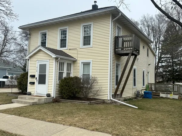 $284,900 | 315 South 8th Street, Unit 315 1/2, Delavan, WI 53115