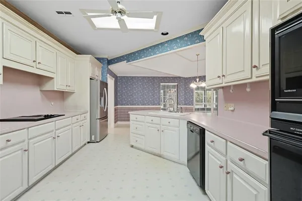 $485,000 | 107 Lakewood Point Drive, Bossier City, LA 71111