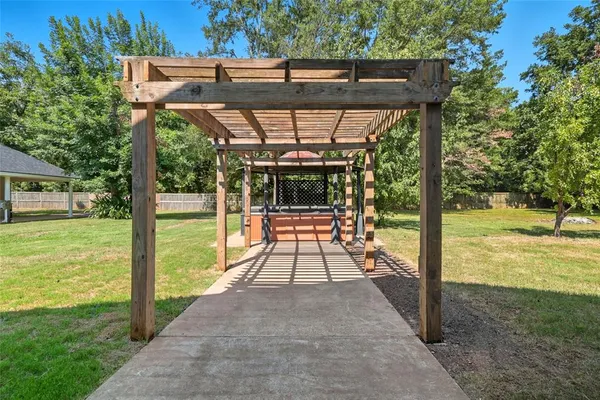 $485,000 | 107 Lakewood Point Drive, Bossier City, LA 71111