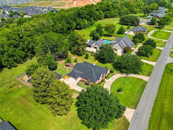 $485,000 | 107 Lakewood Point Drive, Bossier City, LA 71111