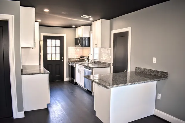 $5,500 | 2 Sunnyside Street, Unit 2, Boston, MA 02130