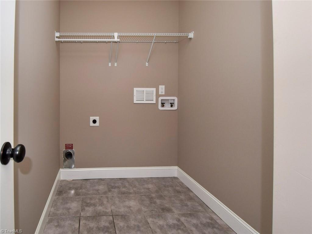 4025 Clapp Mill Road Burlington, NC 27215 - Photo 9 of 24 Gallery Image 9