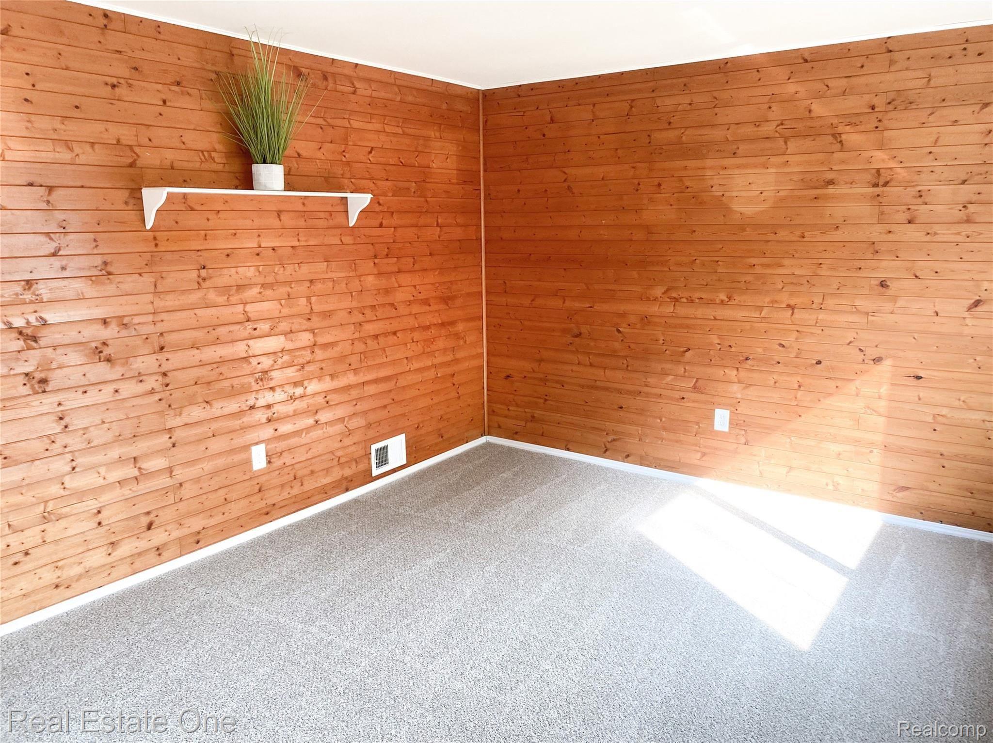 15274 Oldham Street Taylor, MI 48180 - Photo 6 of 18 6.jpg