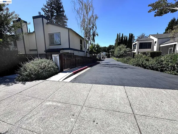 $749,000 | 19901 Forest Avenue, Castro Valley, CA 94546
