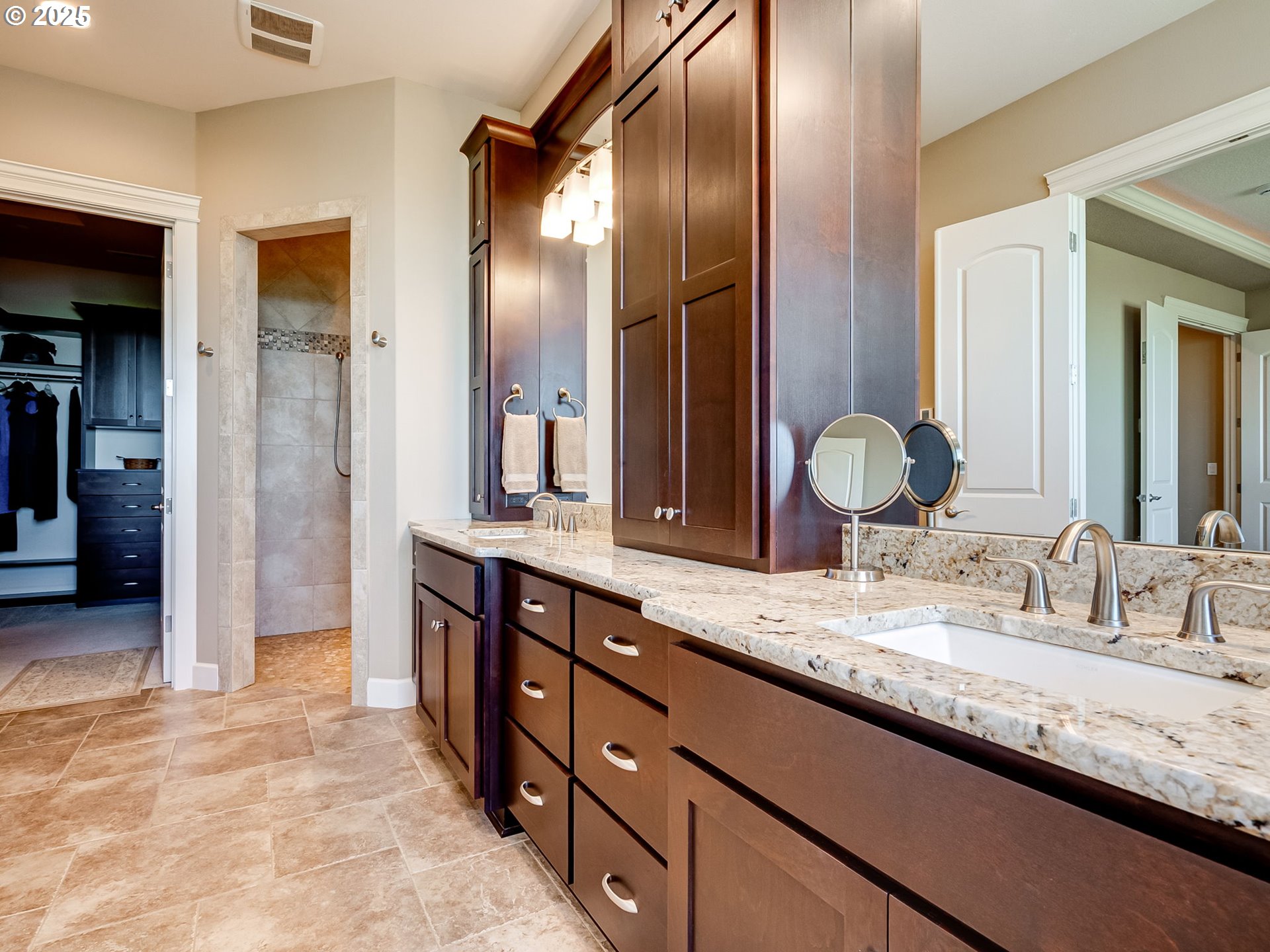 2009 Northwest Klickitat Street Camas, WA 98607 - Photo 28 of 48 Owner's Suite Bathroom