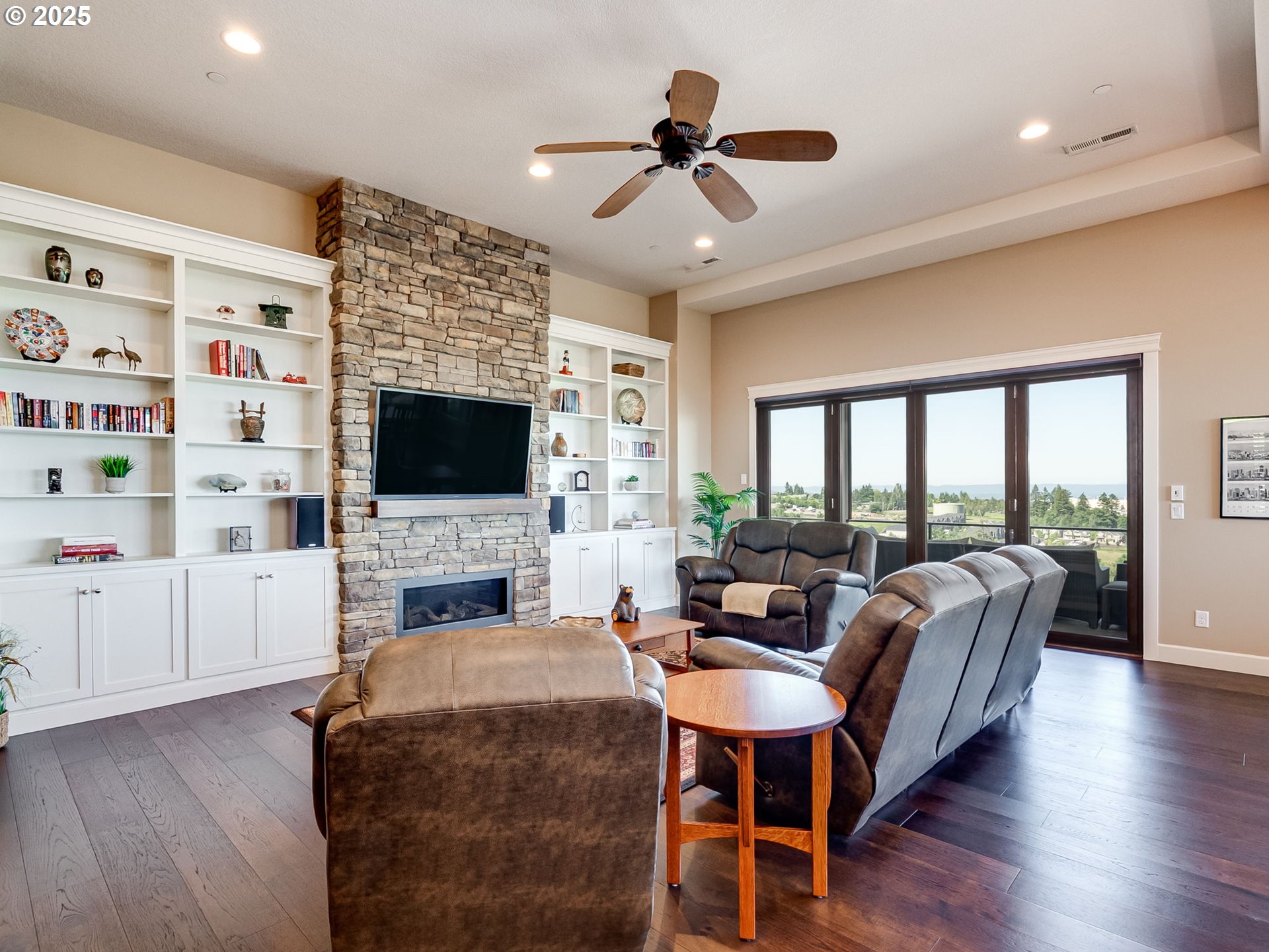 2009 Northwest Klickitat Street Camas, WA 98607 - Photo 4 of 48 Great Room