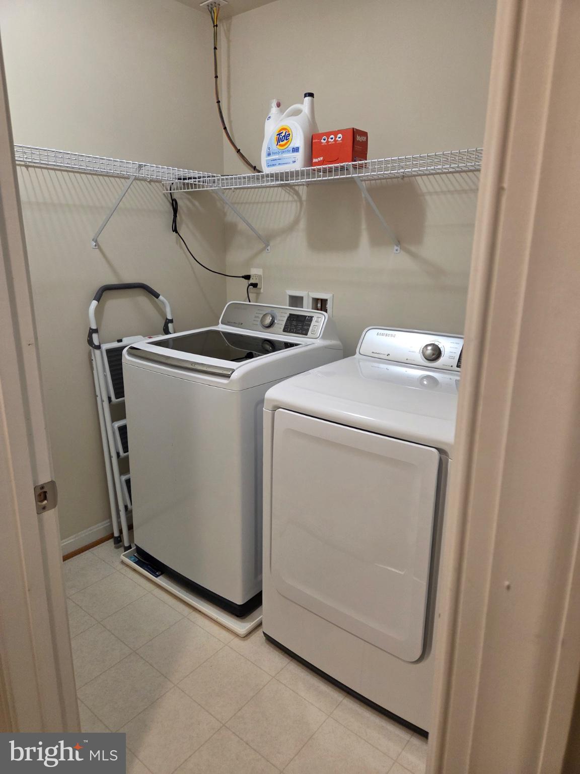 5394 MacDonald Road Woodbridge, VA 22193 - Photo 54 of 70 Efficient laundry space for modern living.