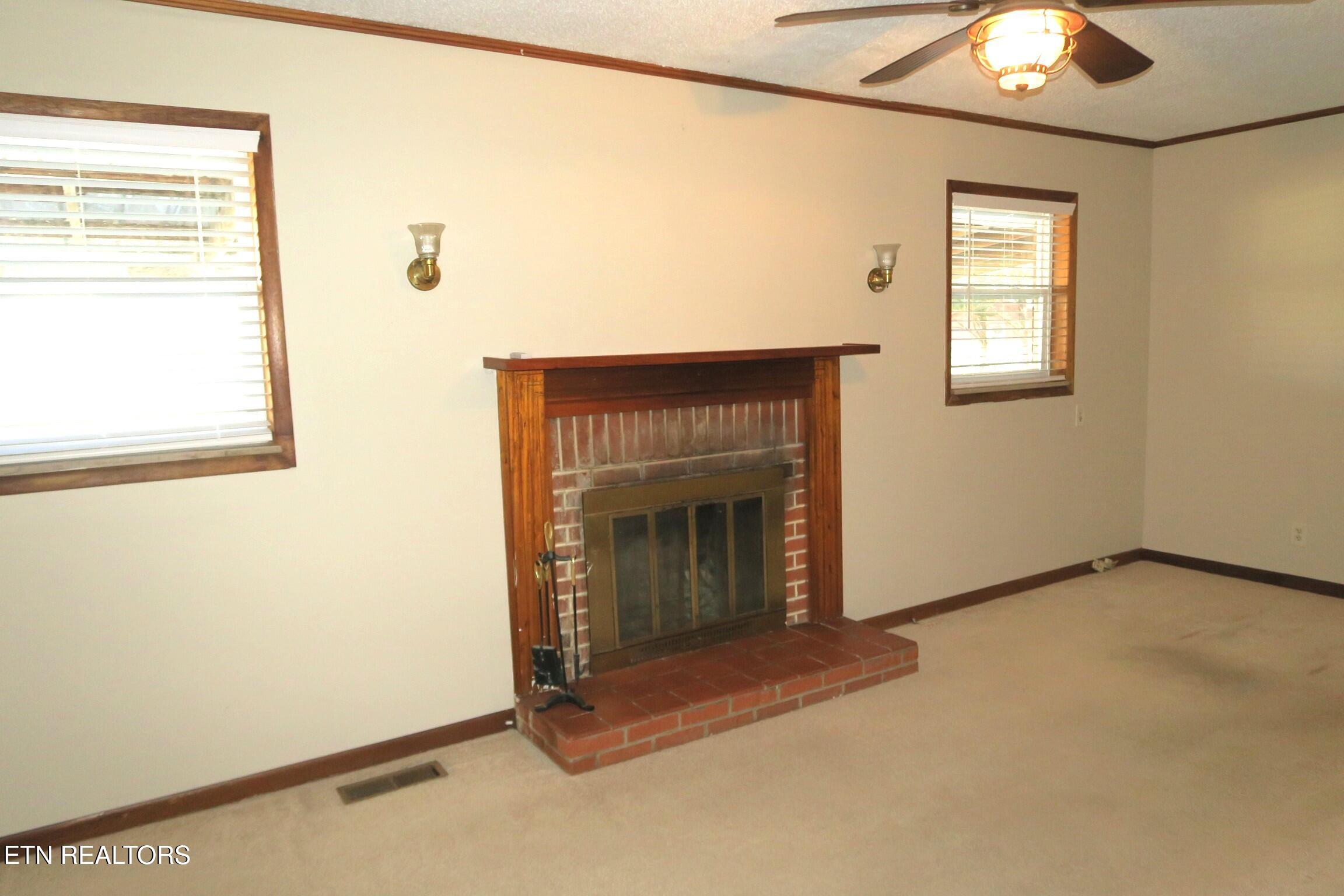 3527 Sevierville Road Maryville, TN 37804 - Photo 16 of 23 IMG_2814