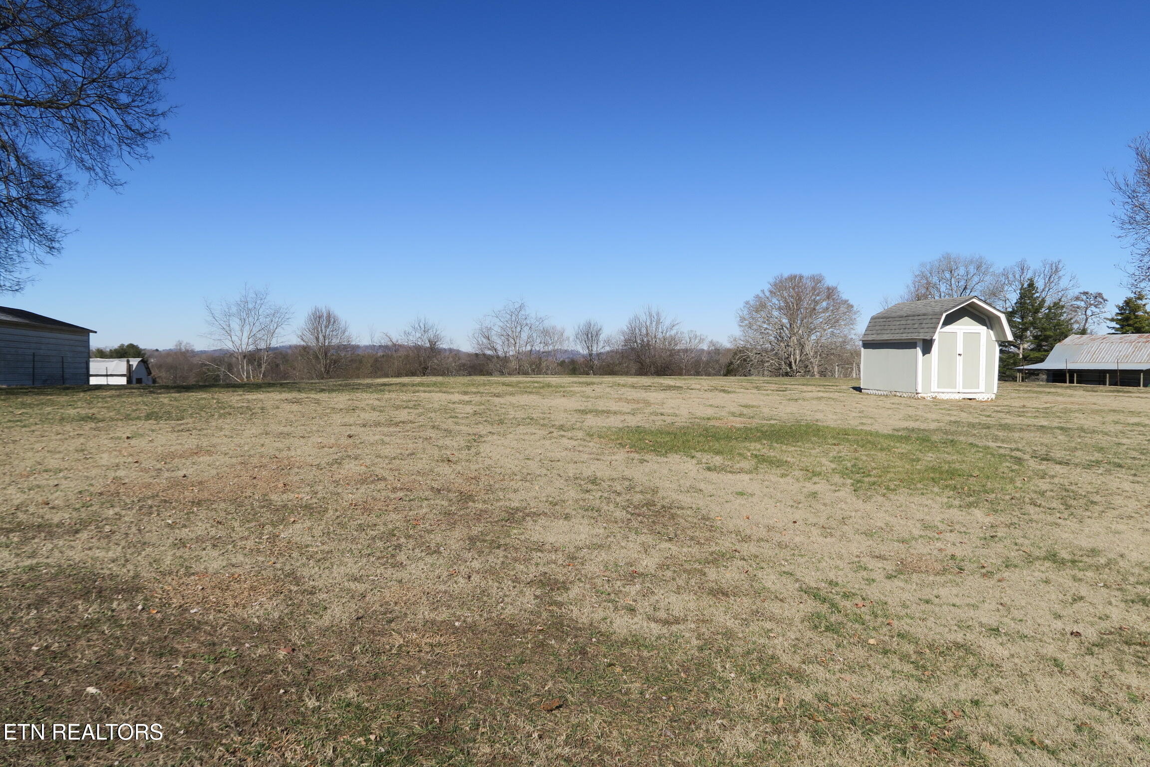 3527 Sevierville Road Maryville, TN 37804 - Photo 4 of 23 IMG_2733