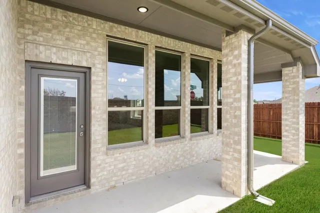 $414,999 | 114 Emperor Oak Court, Balch Springs, TX 75181