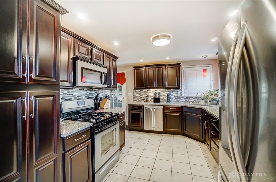 4909 West Ridgewood Road Springfield, OH 45503 - Photo 17 of 56