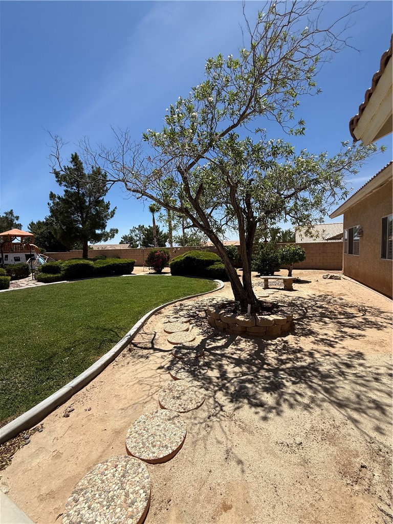 19581 Powhatan Road Apple Valley, CA 92308 - Photo 7 of 80
