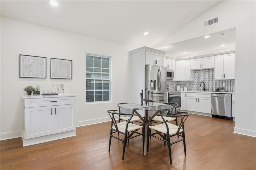 2822 Waters Road Southwest Atlanta, GA 30354 - Photo 3 of 28